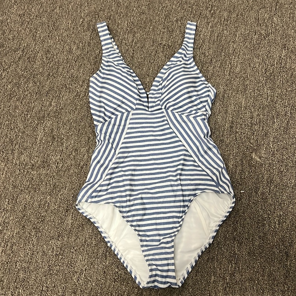 Time and tru one piece bathing suit